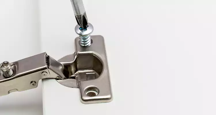 Screen Door Hinge Repair in Brandon, FL