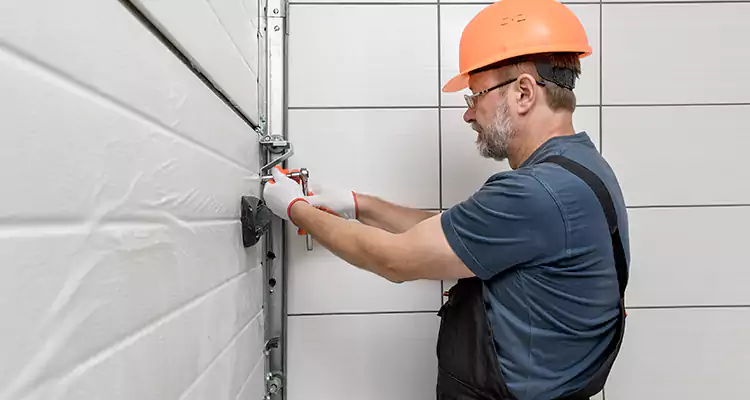 Emergency Garage Door Repair in Brandon, FL