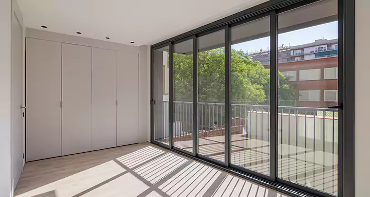 Fix Sliding Screen Door Track in Brandon, FL